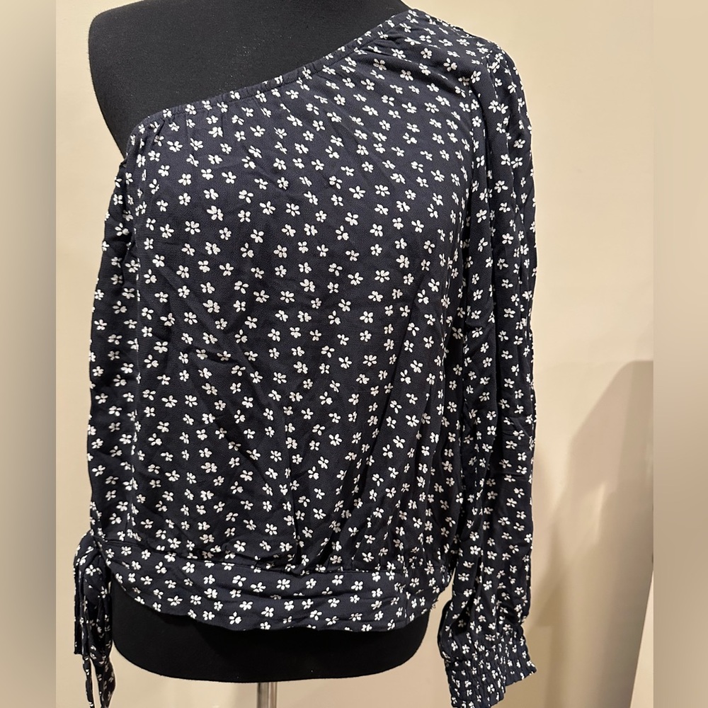 American Eagle Outfitters Asymmetrical Black and White Blouse